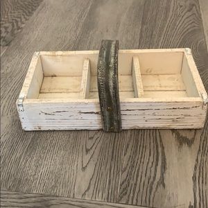 Farmhouse Wall Decor & Wood Basket